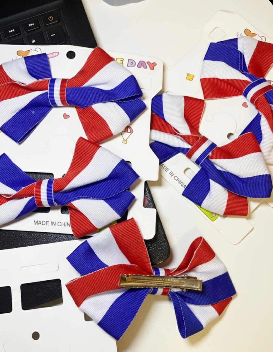 Pinzas de pelo tricolor 2pcs