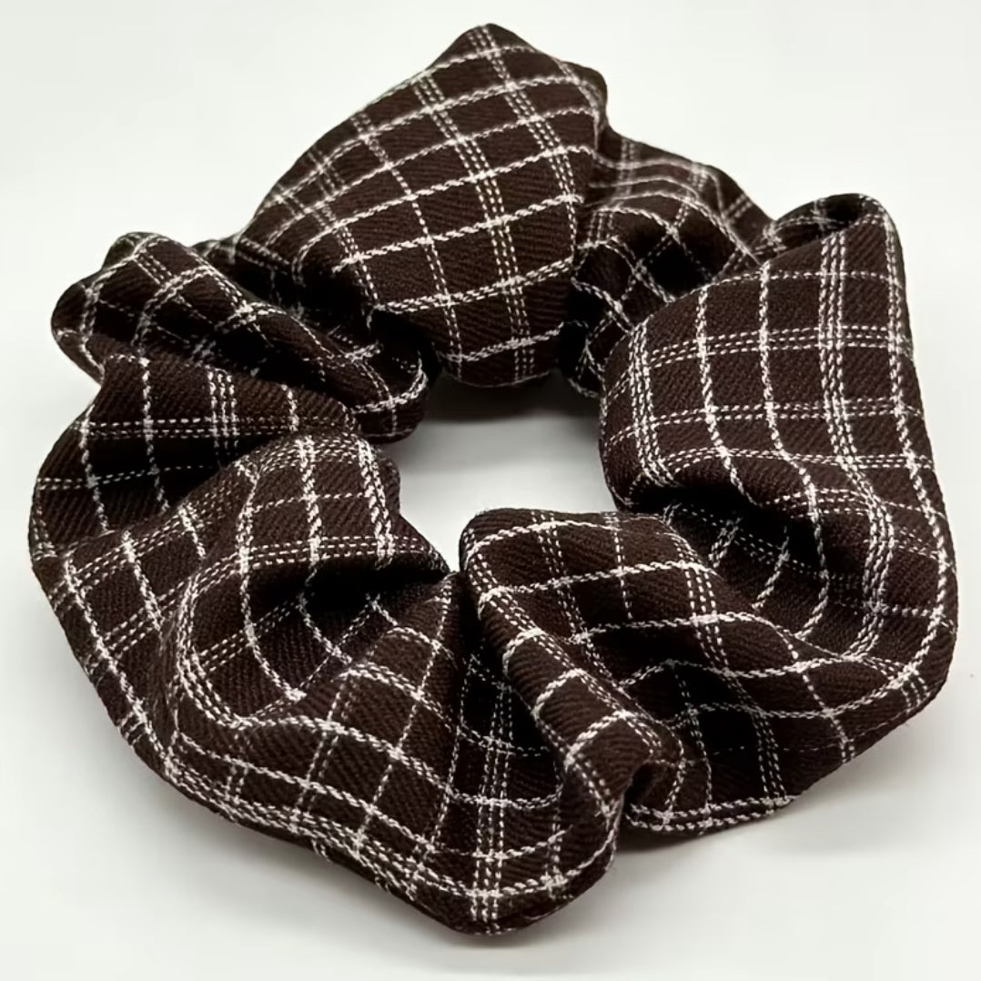 Scrunchies de pelo marrones