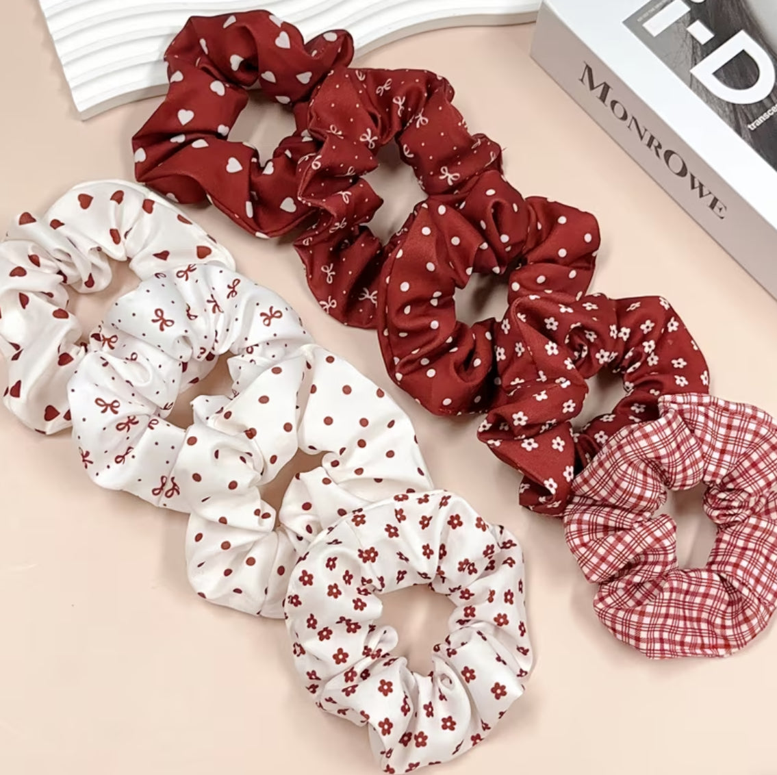 Scrunchies de pelo rojo vino