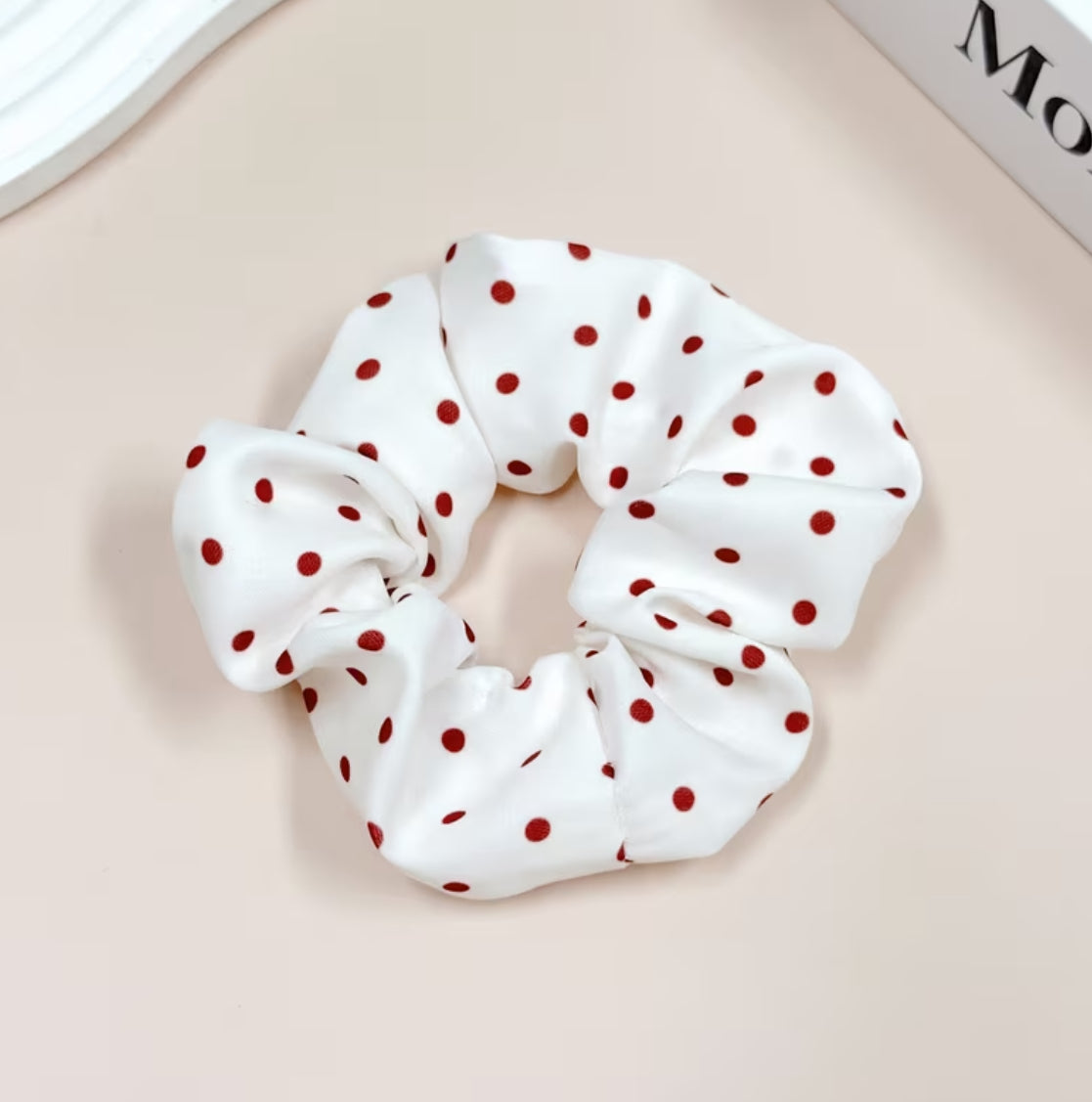 Scrunchies de pelo rojo vino