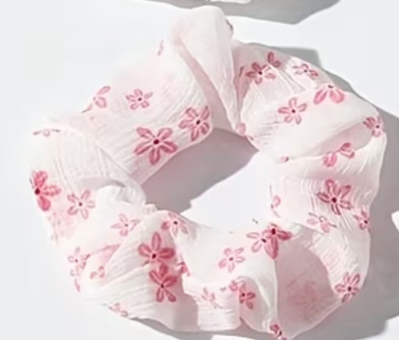 Scrunchies de pelo rosadas