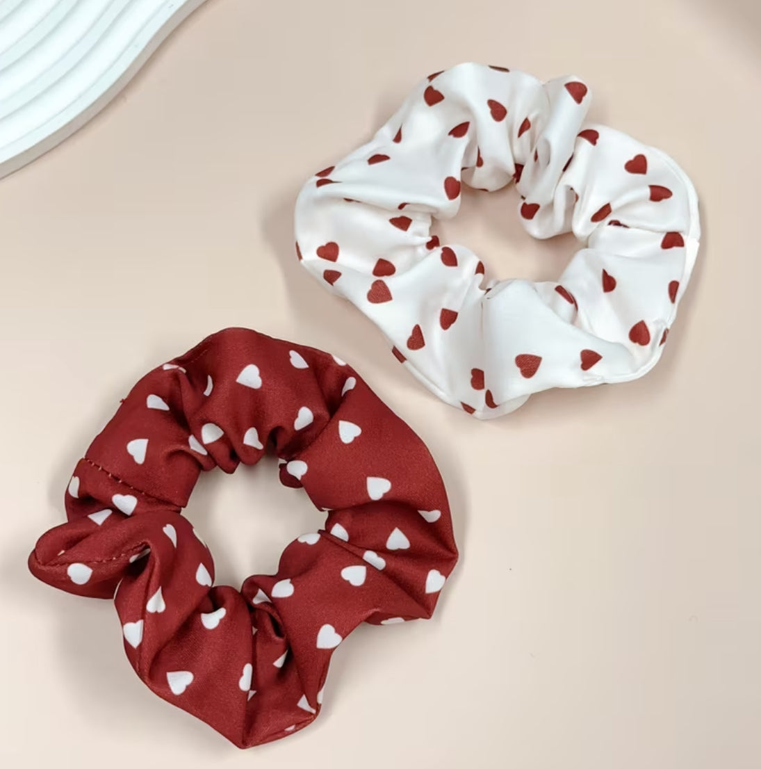 Scrunchies de pelo rojo vino