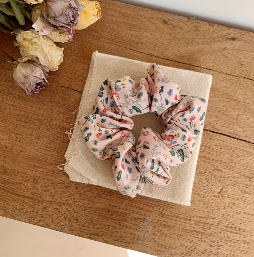 Scrunchies de pelo floral multicolor