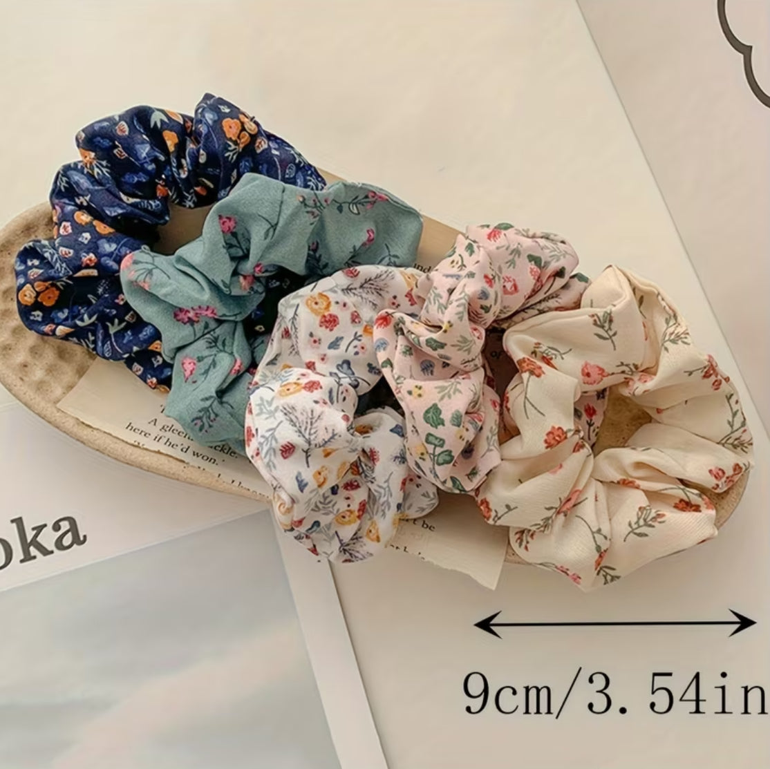 Scrunchies de pelo floral multicolor