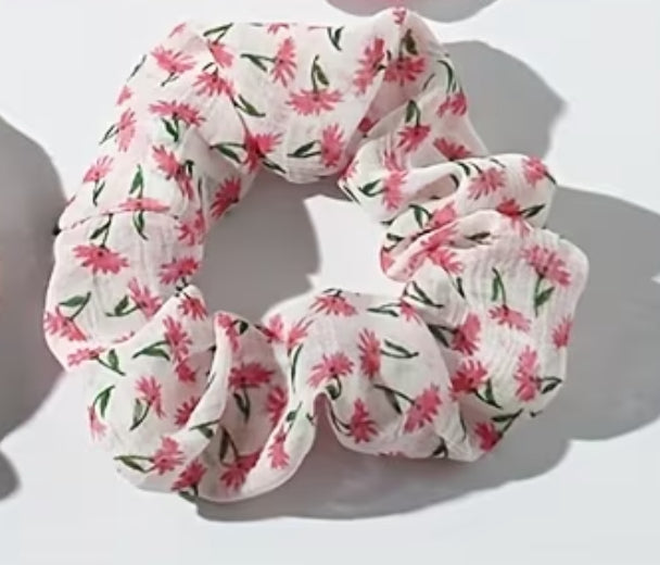 Scrunchies de pelo rosadas
