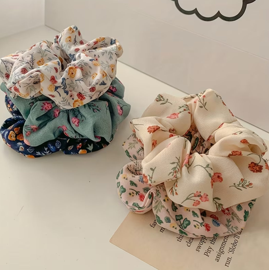Scrunchies de pelo floral multicolor