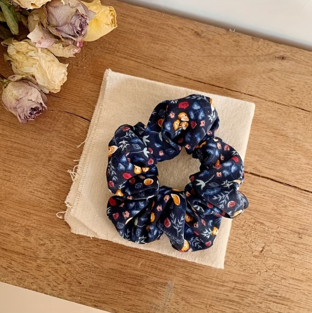 Scrunchies de pelo floral multicolor